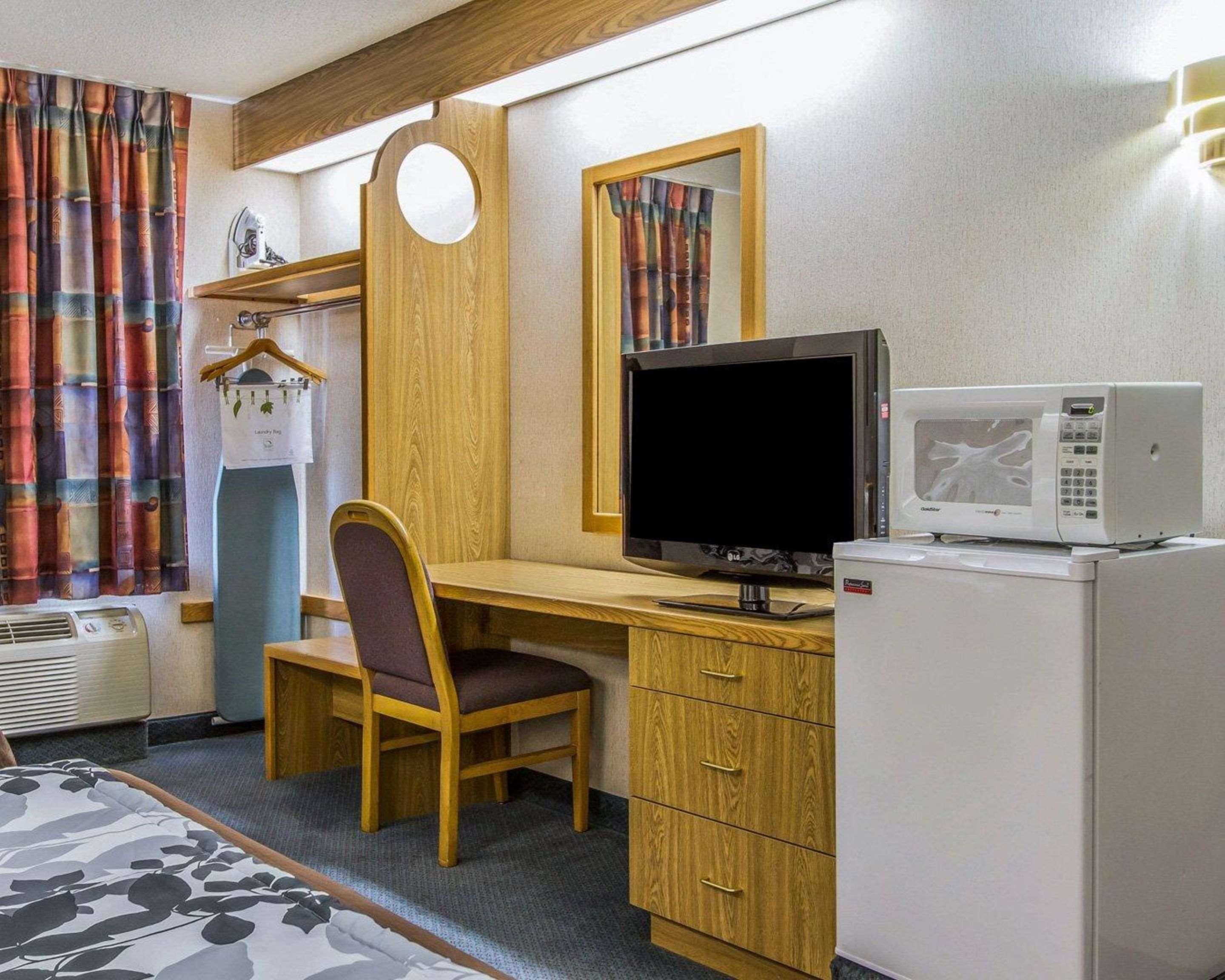 Rodeway Inn Fremont Εξωτερικό φωτογραφία