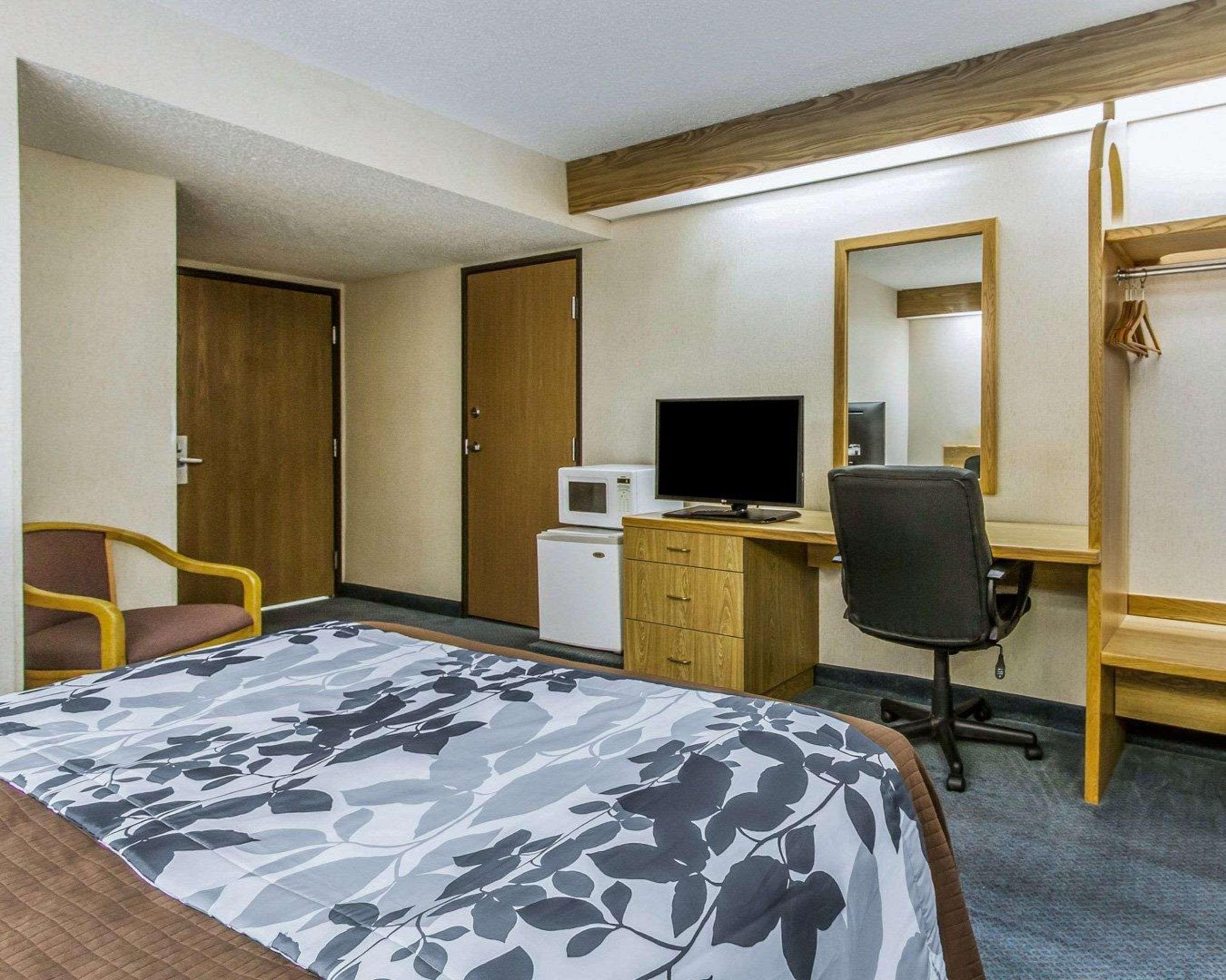 Rodeway Inn Fremont Εξωτερικό φωτογραφία