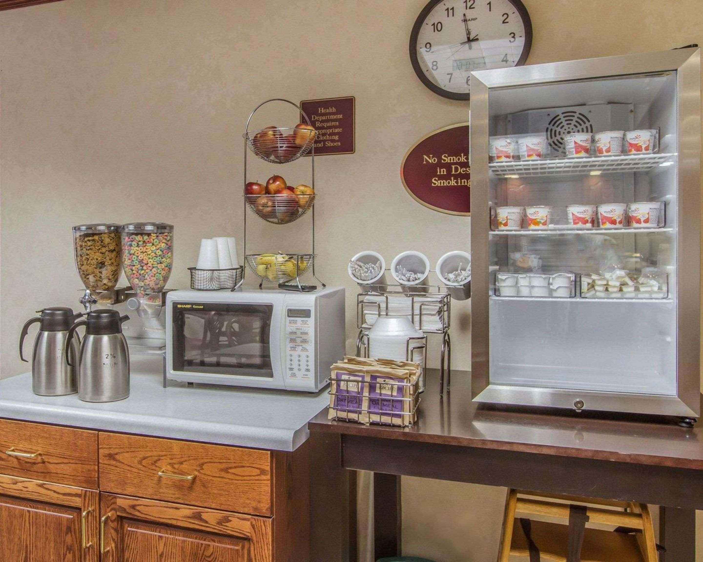 Rodeway Inn Fremont Εξωτερικό φωτογραφία