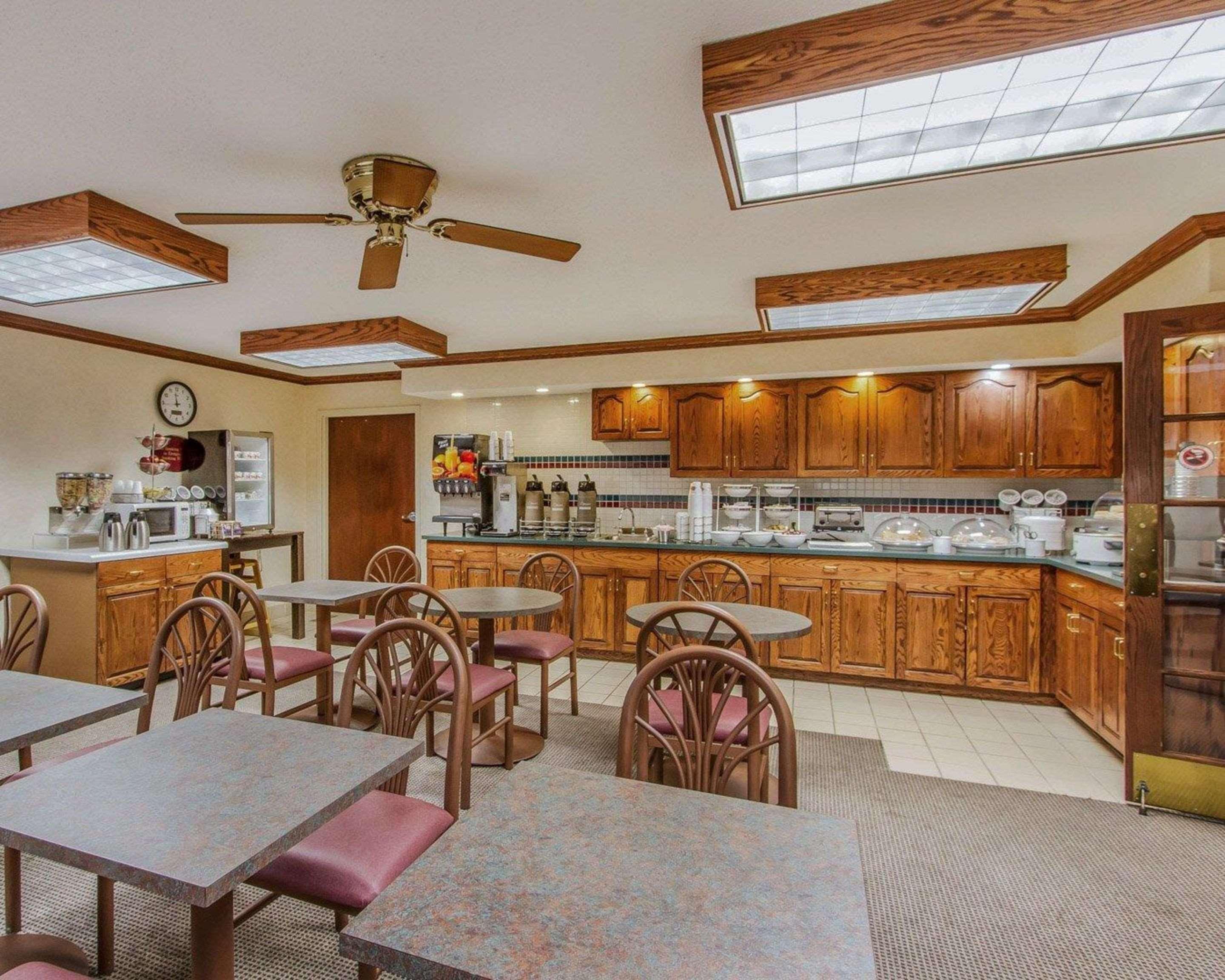 Rodeway Inn Fremont Εξωτερικό φωτογραφία