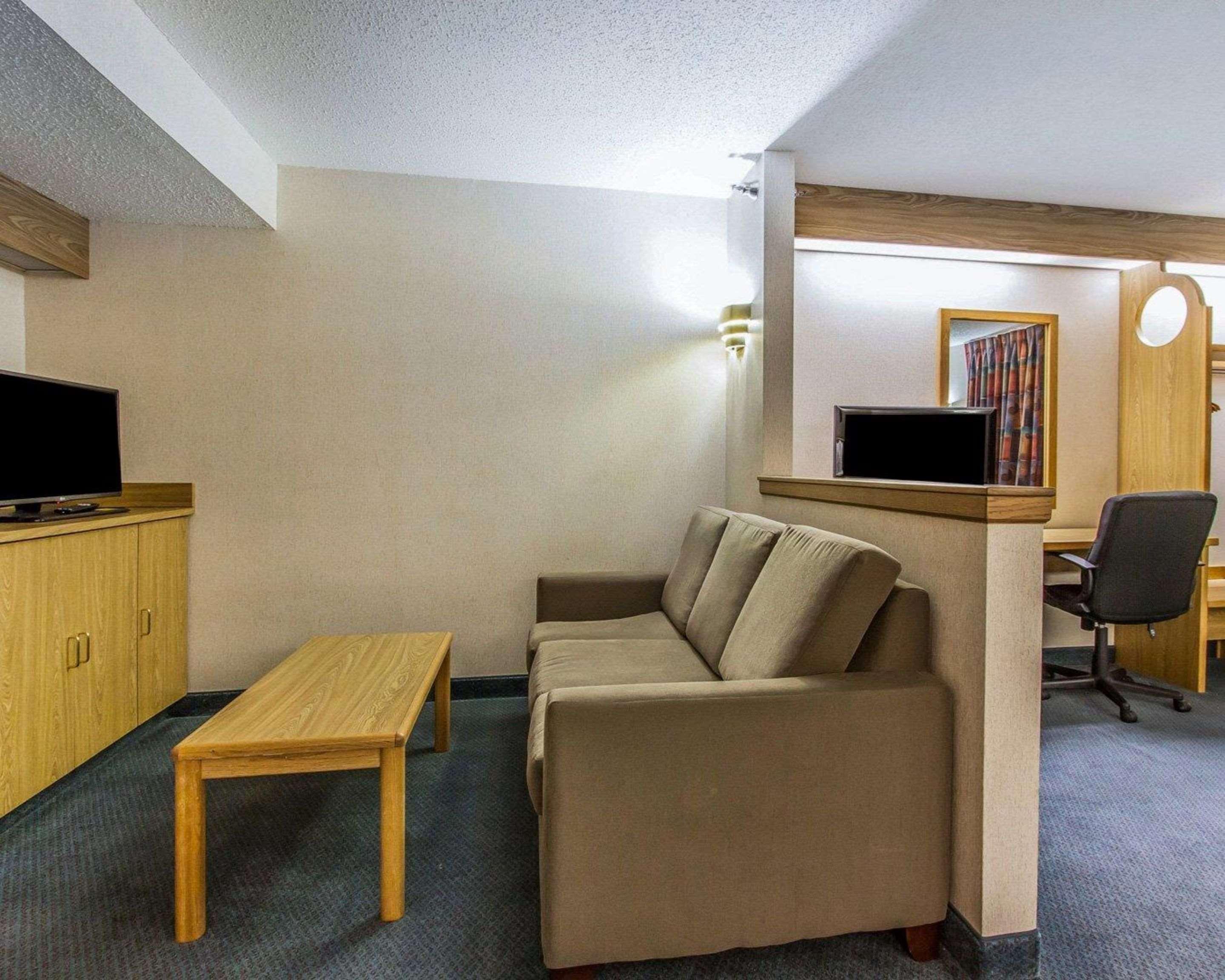 Rodeway Inn Fremont Εξωτερικό φωτογραφία